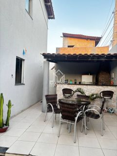 Casa com 03 Quartos