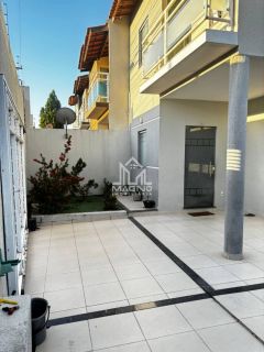 Casa com 03 Quartos