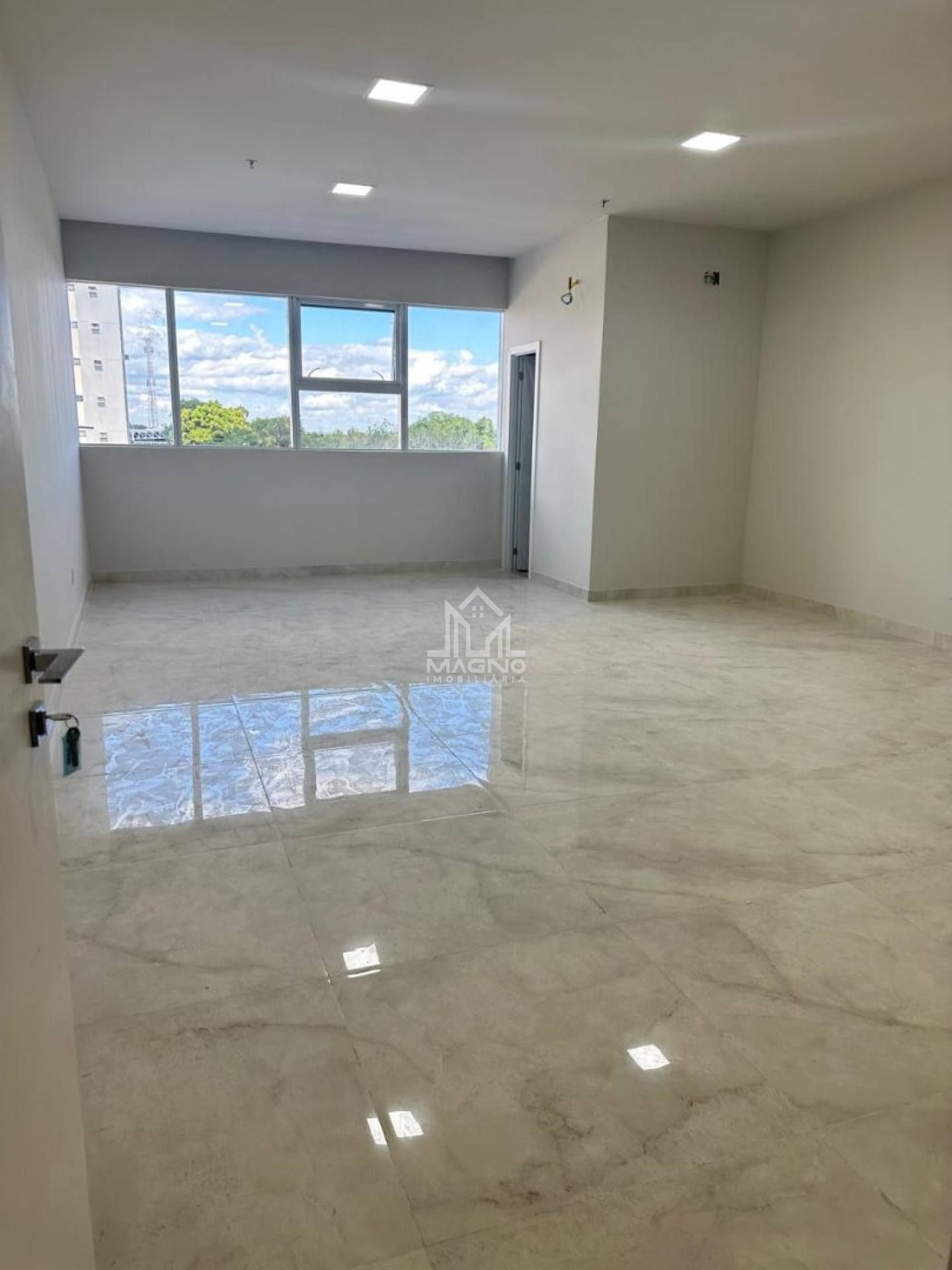 Sala Comercial no Cond. Edf. Charmant Business Prime