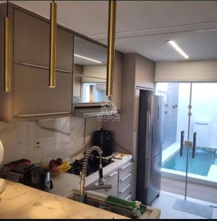 CASA EM CONDOMÍNO MOBILIADA