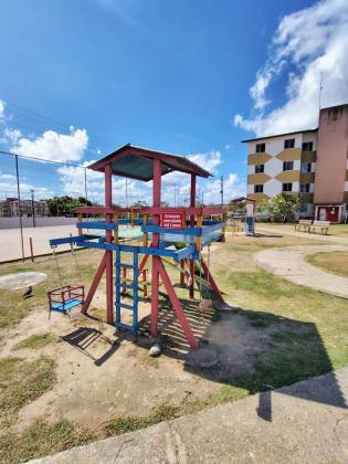Venda de Apartamento no 1º andar no Condomínio Mayra, Serraria