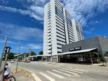 Apartamento 2 quartos (1 suíte) no Residencial Alicante Barro Duro com Lazer completo