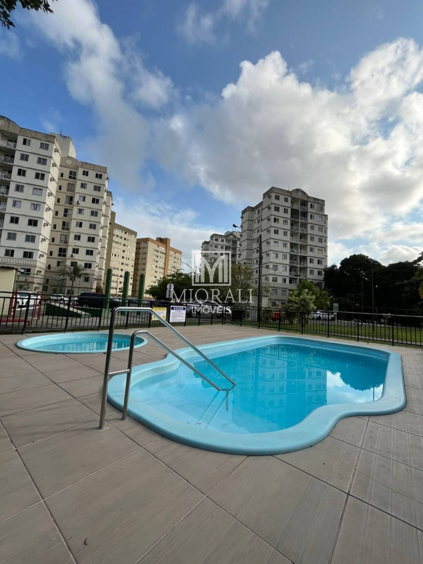 Aluguel de Apartamento 2 quartos (1 suíte), Condomínio Villa Bela Serraria no Térreo