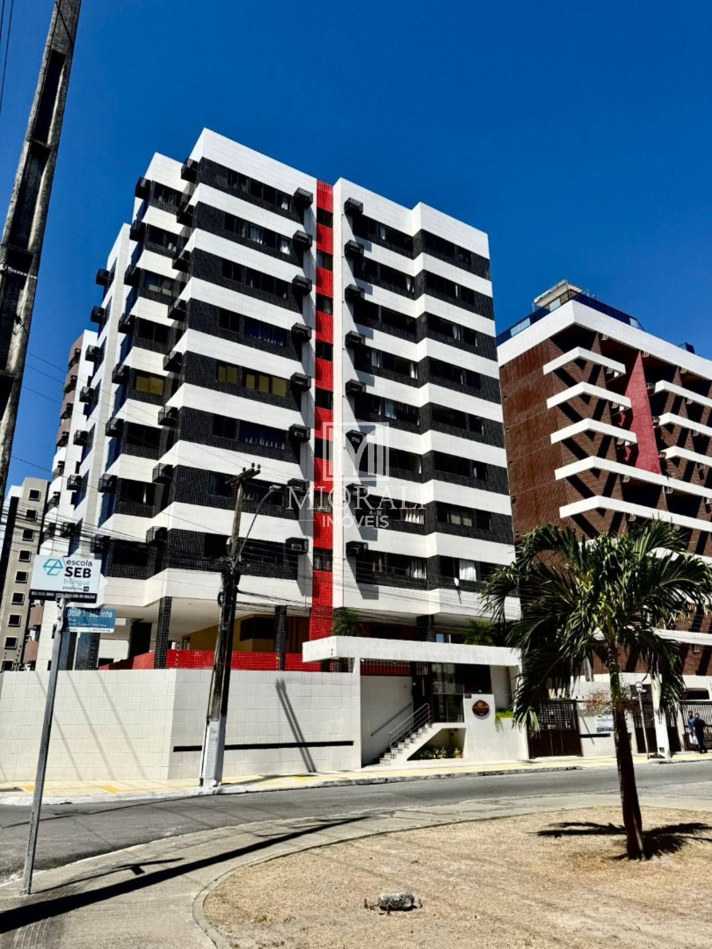 Apartamento 2 quartos (1 suíte) com armários – Edifício Platanus Jatiúca – 62m²