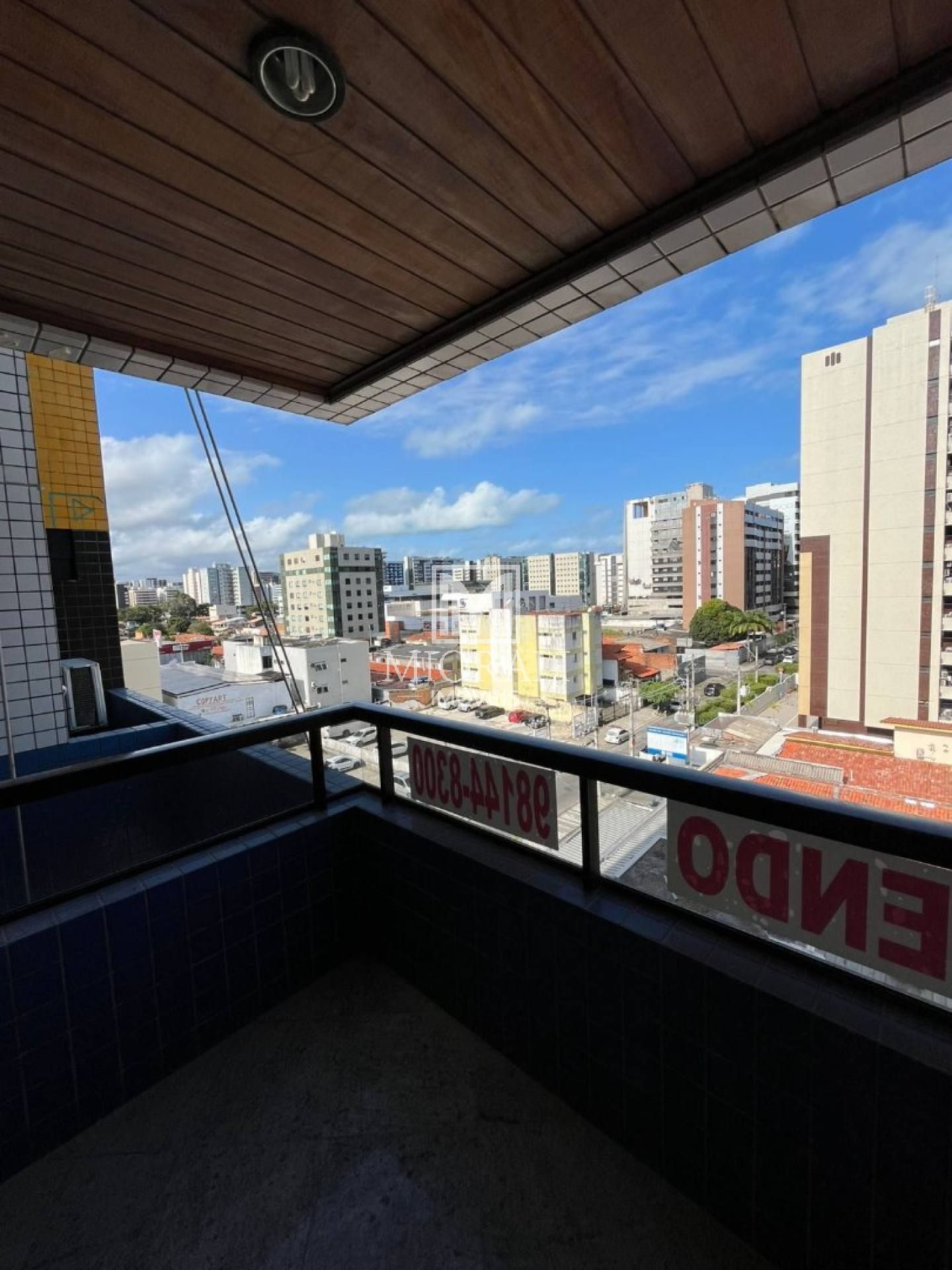 Apartamento 3 quartos com 2 vagas e varanda na Jatiúca, a 4 quadras da praia