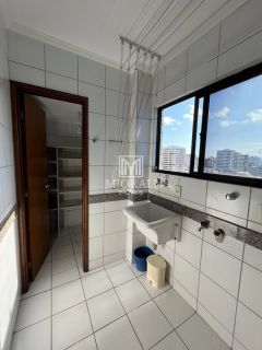 Apartamento 3 quartos com 2 vagas e varanda na Jatiúca, a 4 quadras da praia