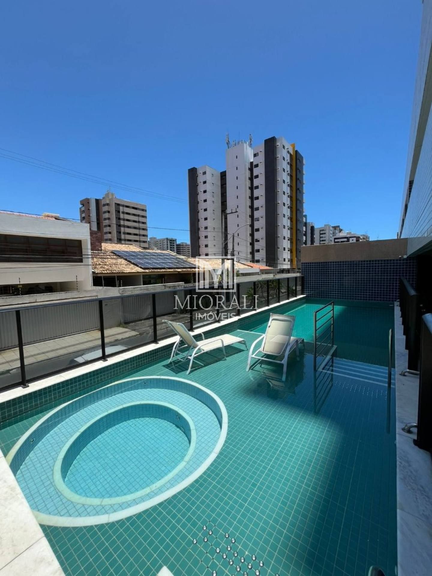 BD - Apartamento 3 quartos nascente porteira fechada no Smart 70 na Ponta Verde