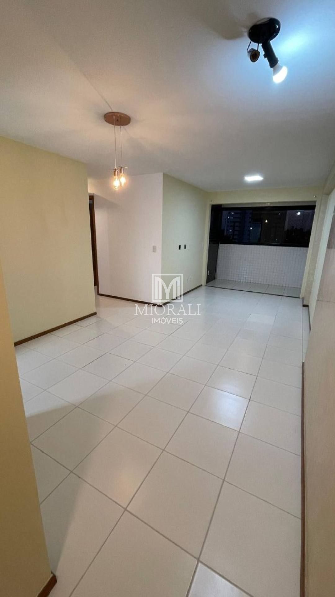 BD - Aluguel de Apartamento 3 Quartos c/ Suíte e Varanda Integrada, no Farol (Próx. Palato)