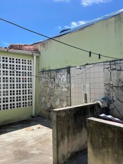 BD - Casa 3 quartos com 2 suítes à venda no Feitosa em rua pública próxima a Lamenha Filho