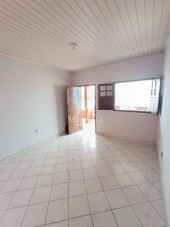 FM - Aluguel de casa 3 quartos no Feitosa na avenida principal próximo ao Barro Duro