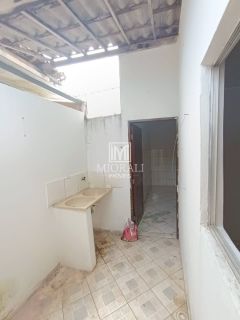 FM - Aluguel de casa 3 quartos no Feitosa na avenida principal próximo ao Barro Duro