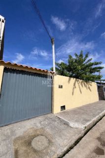 FM - Aluguel de Casa 3 quartos com suíte no Dubeaux Leão com quintal e garagem para 4 carros