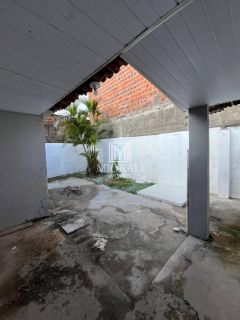 FM - Aluguel de Casa 3 quartos com suíte no Dubeaux Leão com quintal e garagem para 4 carros