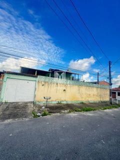 FM - Casa de esquina com primeiro andar no Benedito Bentes próximo ao Preço Bom