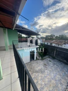 FM - Casa de esquina com primeiro andar no Benedito Bentes próximo ao Preço Bom