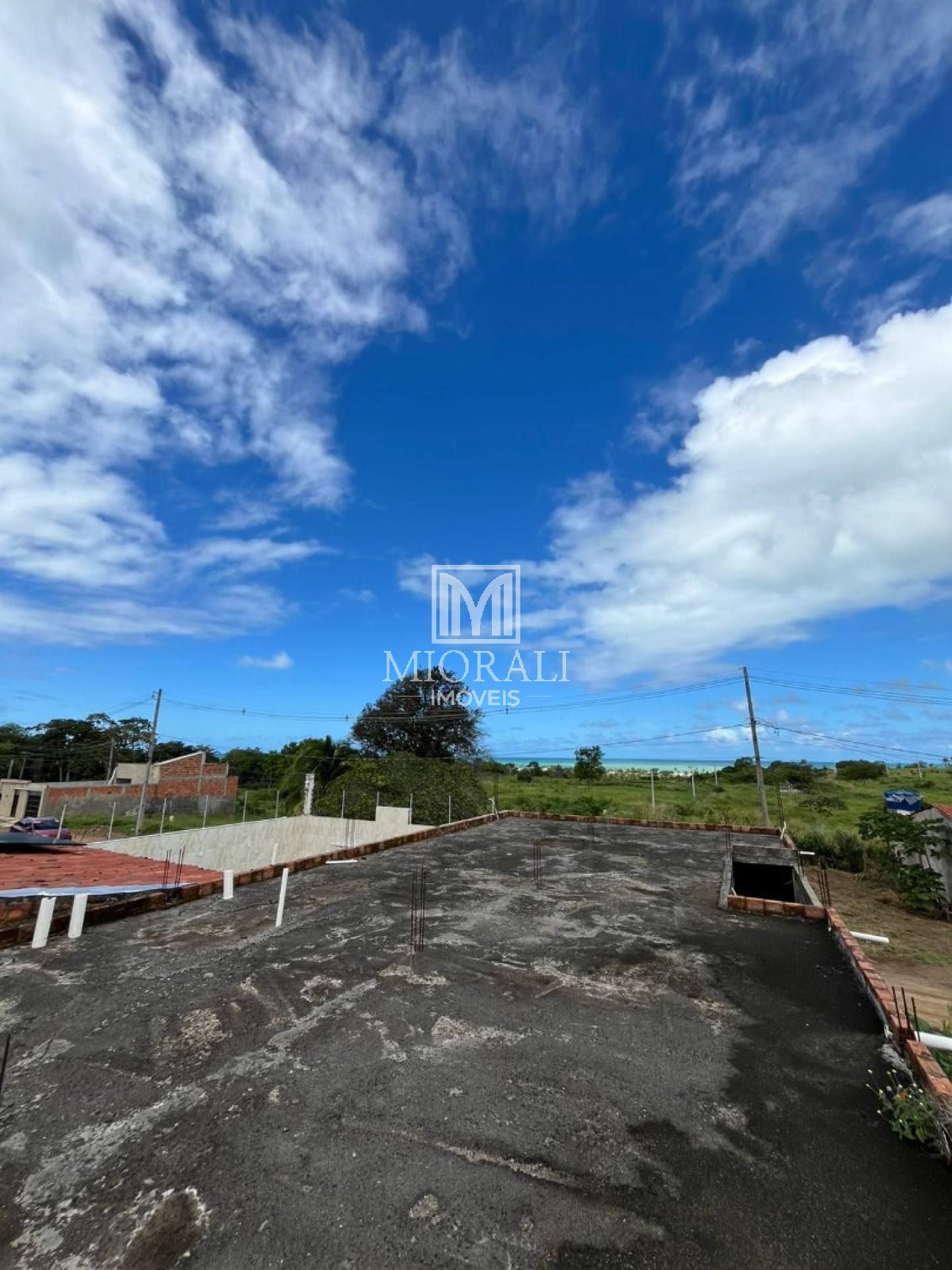 BD - Terreno com fundação e laje prontas na Barra de Santo Antônio vista para o mar, aceita financiamento