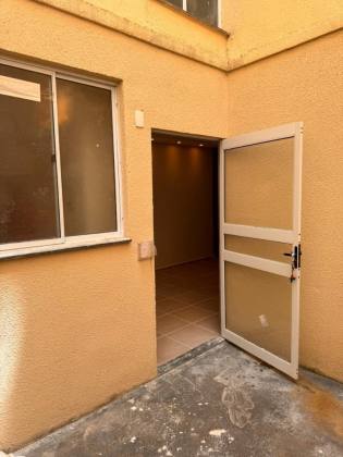 BD - Aluguel Residencial Marselha próximo ao Pátio Shopping, com quintal e vaga de garagem