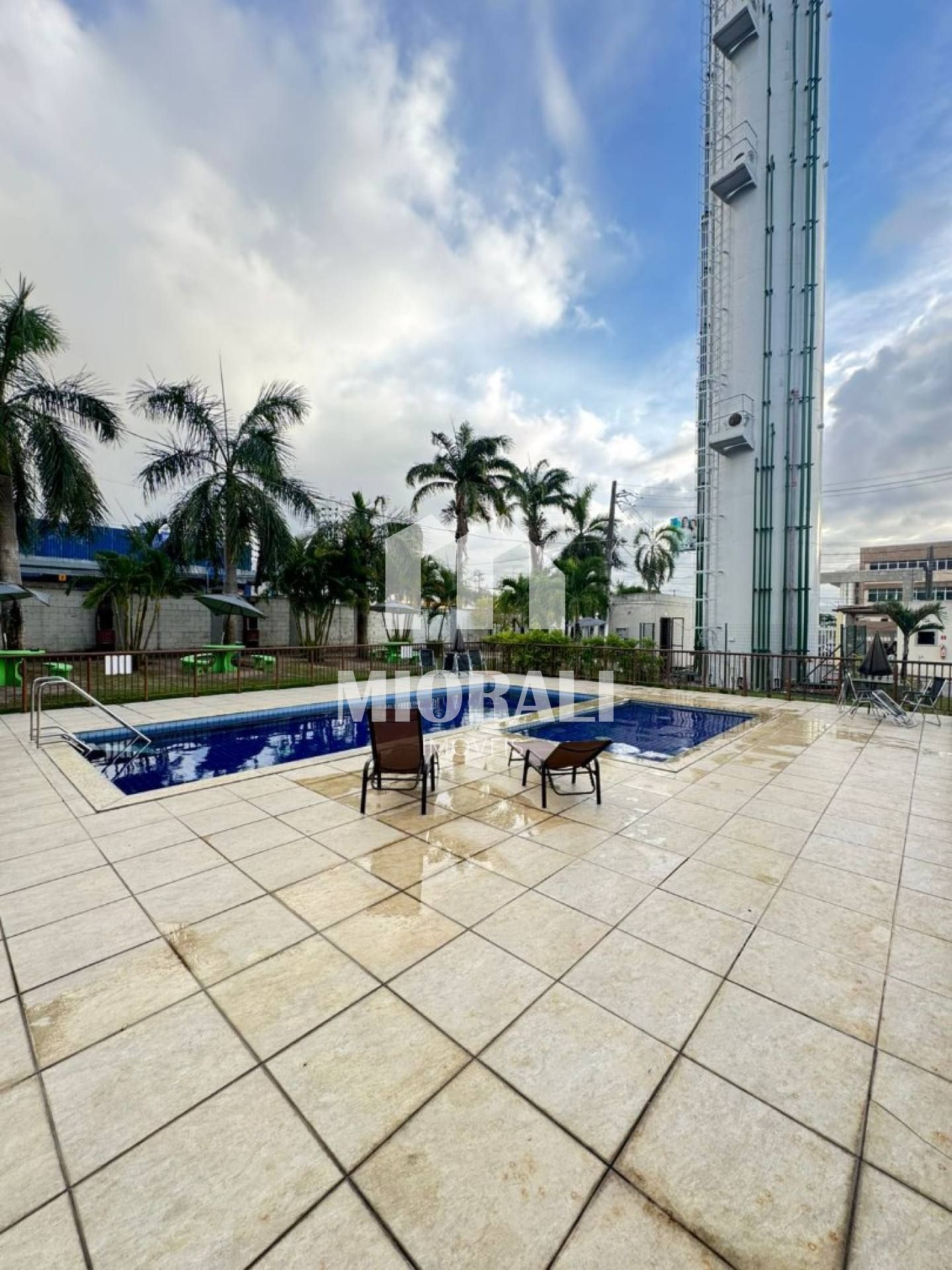 MV - Apartamento 2 quartos no Condomínio Mar de Portugal ao lado do Shopping Pátio