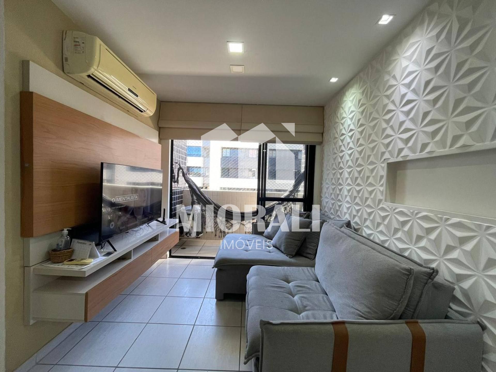 TM - Apartamento 3 quartos com suíte na Ponta Verde semi mobiliado a 500 metros da praia