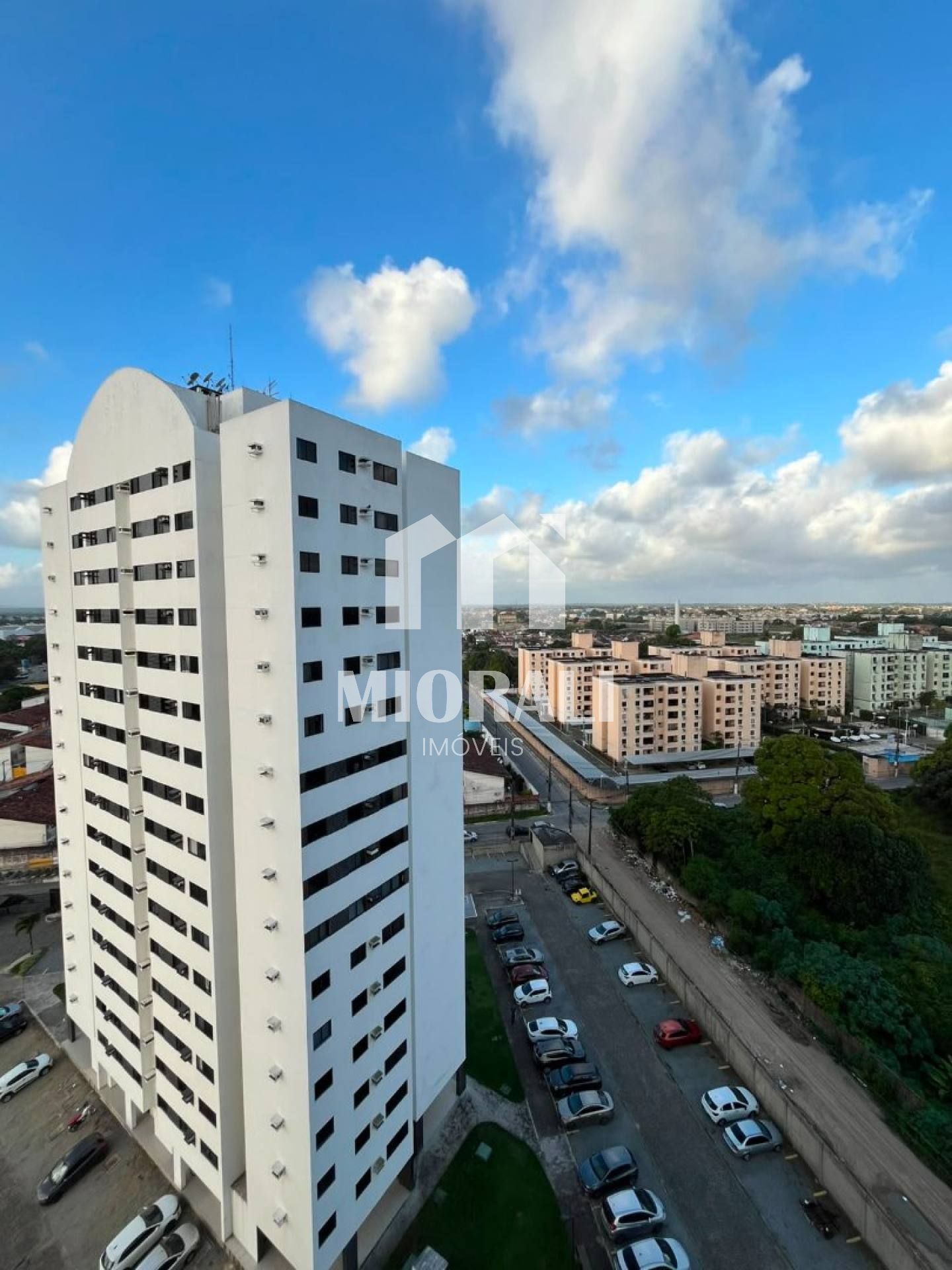 BD - Apartamento 2 quartos nascente no Residencial Pátio próximo ao Shopping Pátio