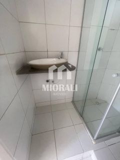 JV - Aluguel Casa duplex 3 suítes com quintal e 2 vagas em condomínio com piscina no Antares