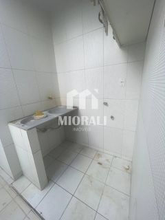 JV - Aluguel Casa duplex 3 suítes com quintal e 2 vagas em condomínio com piscina no Antares