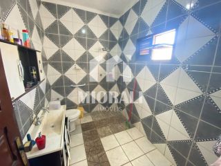 MV - Casa com 5 quartos e suíte na Ponta Grossa próximo ao Boteco do Tonho