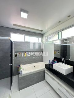 VG - Casa com 5 suítes energia solar e hidromassagem no Jardim Europa em Antares mobiliada e com 4 vagas de garagem