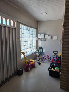 BR - Casa à venda no Clima Bom com 3 quartos, 2 suítes e quintal