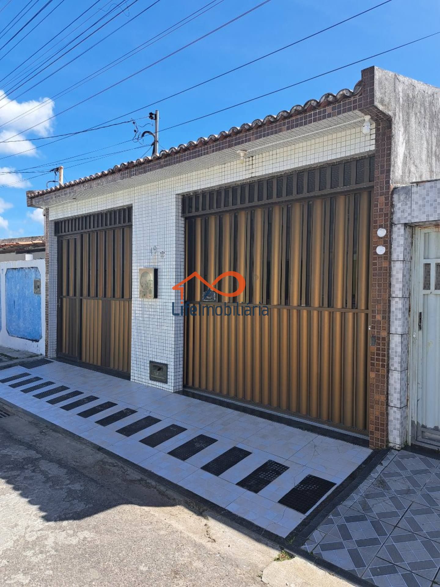 Linda Casa para Aluguel com 2/4 Sendo 1 Suíte, Próximo ao Mini Shopping São Brás - Sombra