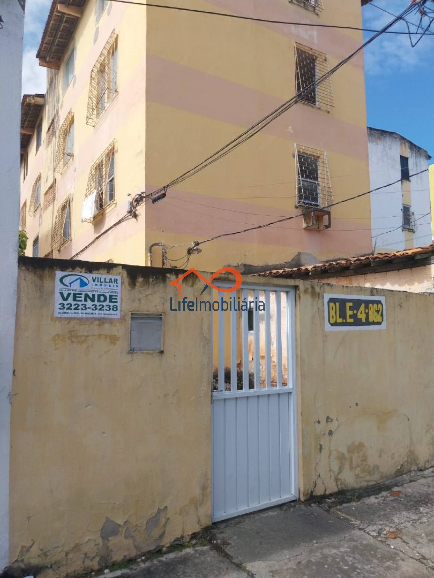 Apartamento Para Vender com 3 quartos, sendo do lado da Sombra - Bairro Farolândia
