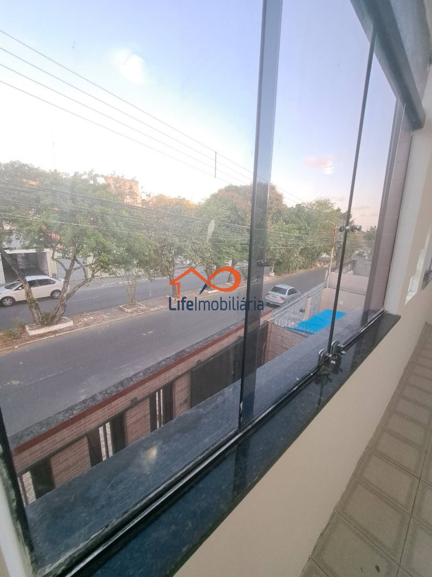 Casa para Alugar no pavimento superior do lado da Sombra com 3/4 e 2 Suítes - Próx. ao Hospital Universitário - Palestina - Aracaju/SE