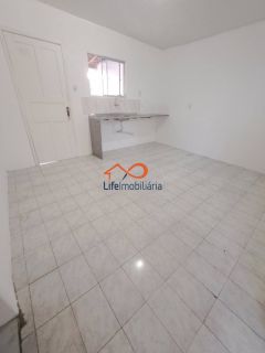 Casa para Alugar no pavimento superior do lado da Sombra com 3/4 e 2 Suítes - Próx. ao Hospital Universitário - Palestina - Aracaju/SE