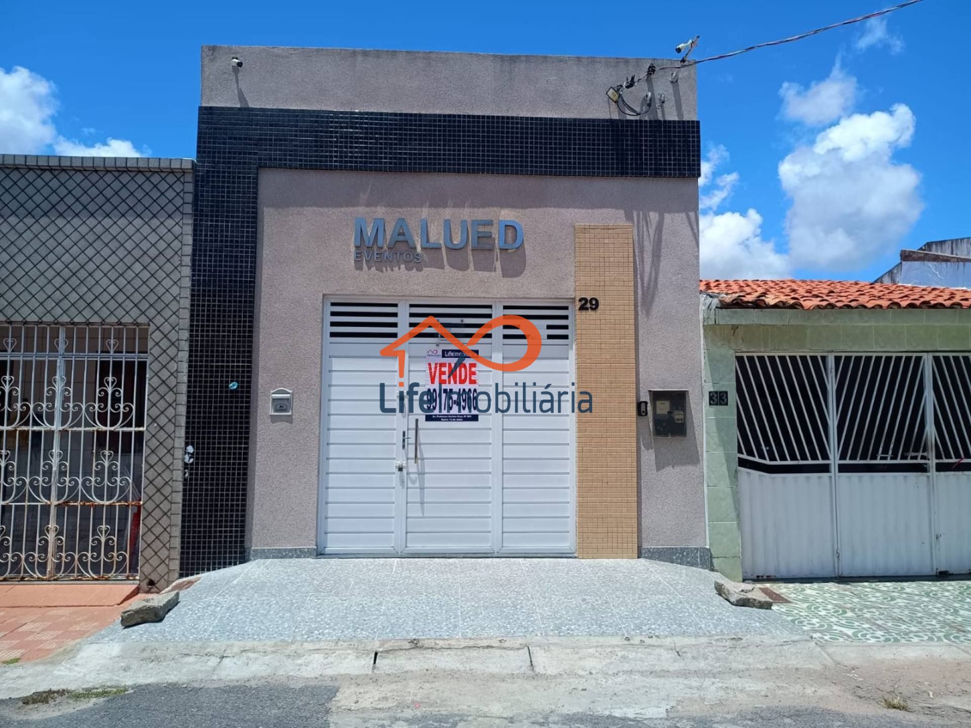 Prédio Com Dois Pavimentos à Venda no Bairro 18 do Forte com 320,12m²