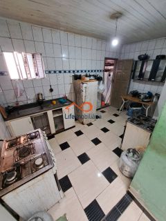 Casa à Venda no Bairro Aeroporto Com 3/4 - Excelente Localização