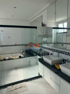 Casa à venda no Condomínio Caminho das Árvores - Atalaia com 5 quartos sendo 3 suítes