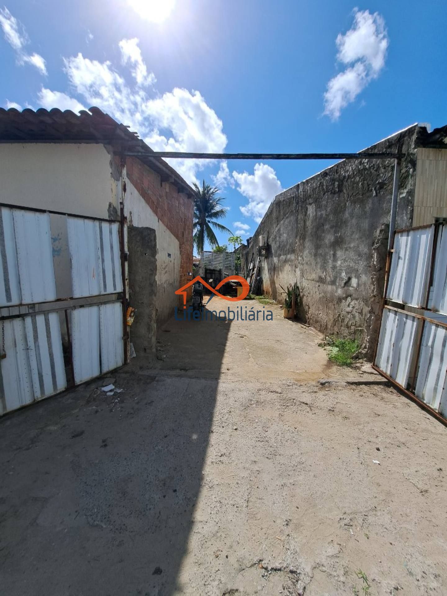 Lote a Venda No Santos Dumont na Av. General Euclídes Figueiredo, Com Casa e Ponto Comercial na Frente.
