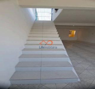 Casa à Venda no Bairro Industrial com 4 Quartos Sendo Duas Suítes.