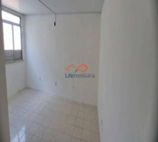 Casa à Venda no Bairro Industrial com 4 Quartos Sendo Duas Suítes.