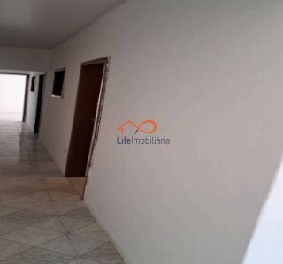 Casa à Venda no Bairro Industrial com 4 Quartos Sendo Duas Suítes.