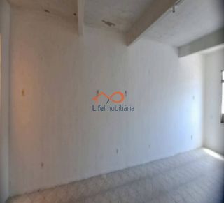 Casa à Venda no Bairro Industrial com 4 Quartos Sendo Duas Suítes.