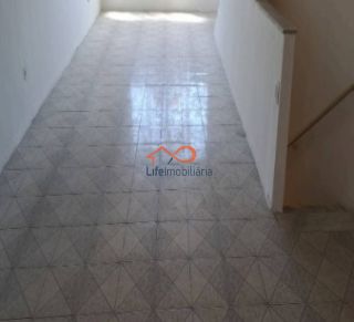 Casa à Venda no Bairro Industrial com 4 Quartos Sendo Duas Suítes.