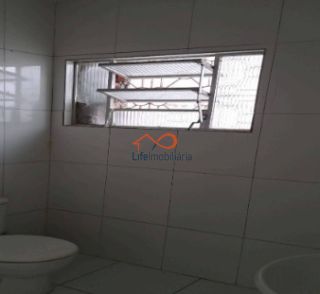 Casa à Venda no Bairro Industrial com 4 Quartos Sendo Duas Suítes.