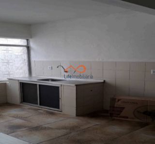 Casa à Venda no Bairro Industrial com 4 Quartos Sendo Duas Suítes.