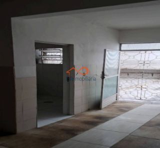 Casa à Venda no Bairro Industrial com 4 Quartos Sendo Duas Suítes.