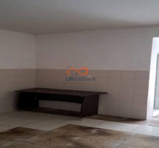 Casa à Venda no Bairro Industrial com 4 Quartos Sendo Duas Suítes.