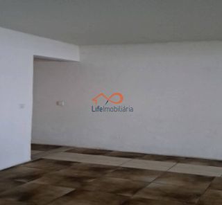 Casa à Venda no Bairro Industrial com 4 Quartos Sendo Duas Suítes.