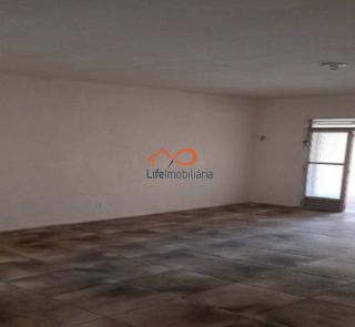 Casa à Venda no Bairro Industrial com 4 Quartos Sendo Duas Suítes.