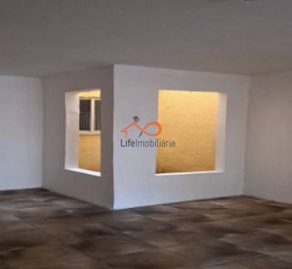 Casa à Venda no Bairro Industrial com 4 Quartos Sendo Duas Suítes.