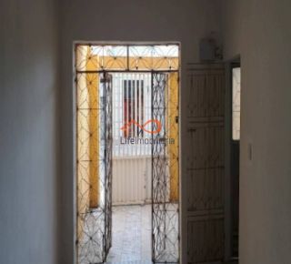 Casa à Venda no Bairro Industrial com 4 Quartos Sendo Duas Suítes.